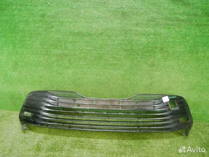 Решетка переднего бампера Toyota Camry xv70 (2018