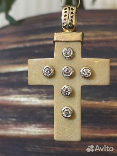 Крест с бриллиантами