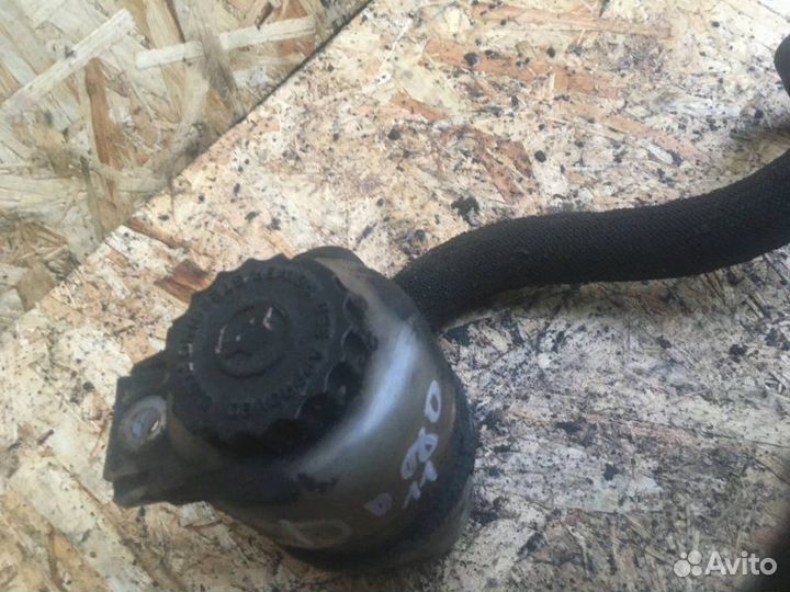 Бачок гур Dodge Caliber 2.0 2006