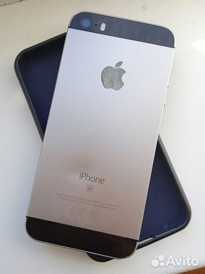 iPhone SE, 128 ГБ