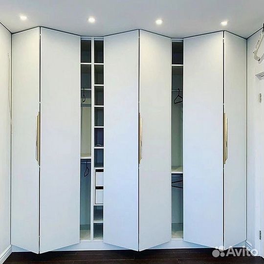 Шкаф распашной современный