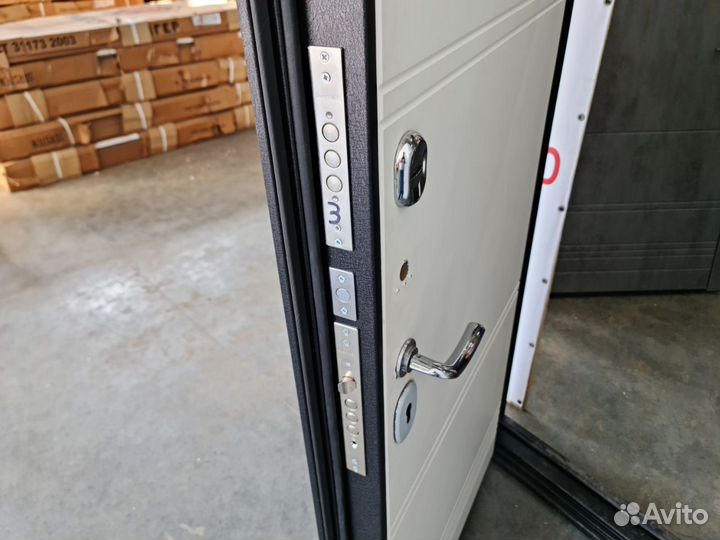 Дверь входная металлическая