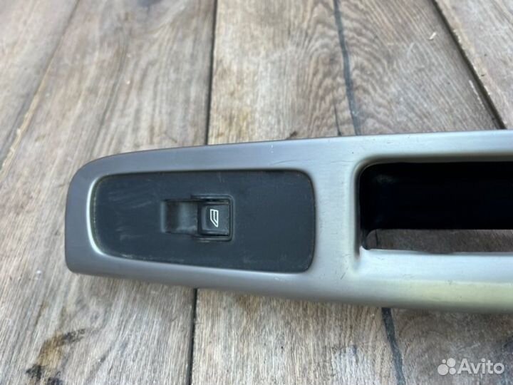 Кнопка стеклоподъемника задняя левая Volvo S40 2.4