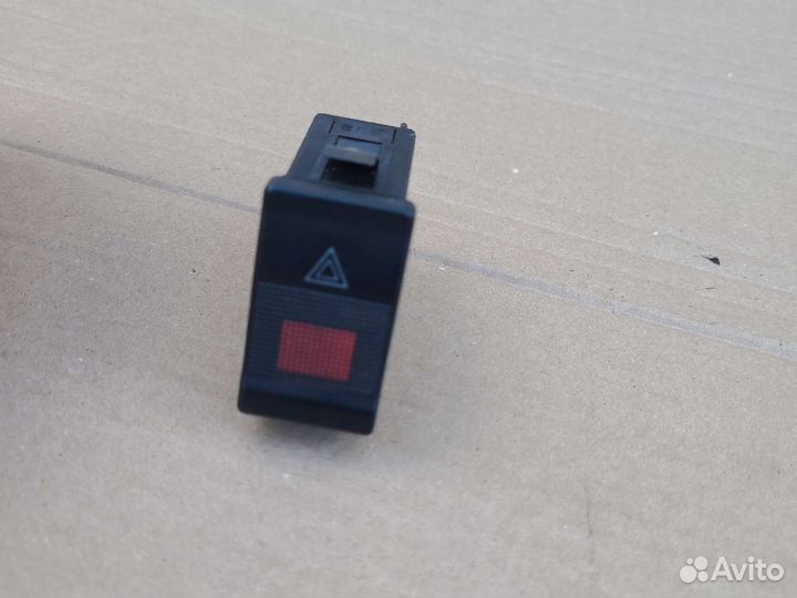 Кнопка аварийки Audi 80 B4 (100 C4) 1990-1997