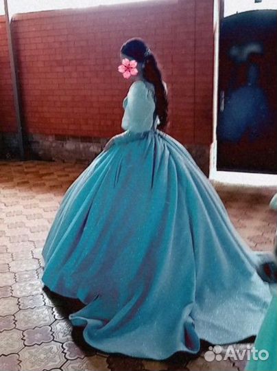 Вечернее платье