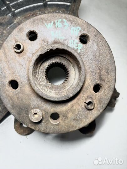 Поворотный кулак передний Mercedes W163 ML 320