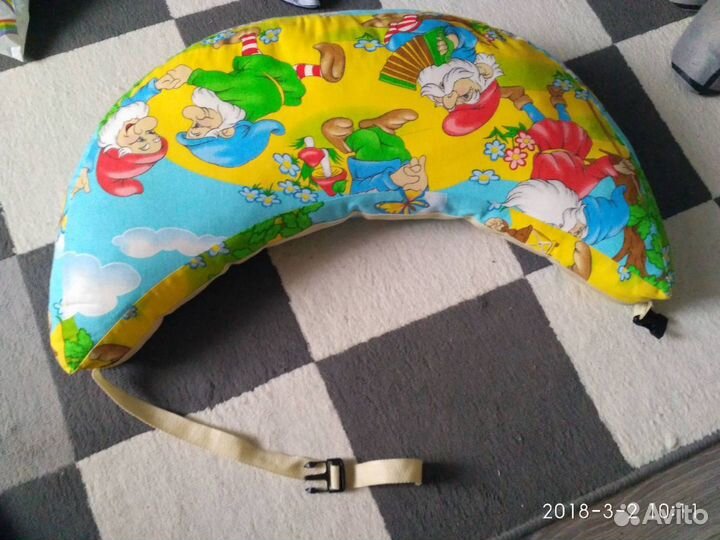 Подушка для кормления младенца