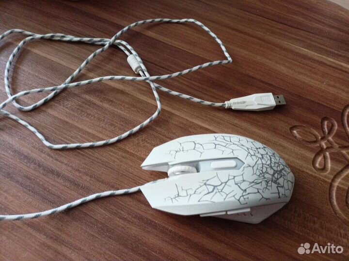 Игровая клавиатура и мышка