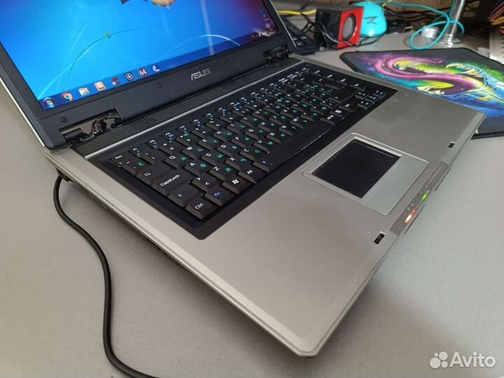 Asus: 15,5, AMD Thurion x2, Nvidia, 3gb, ssd