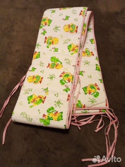 Бортик в кроватку