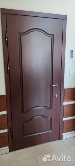 Металлические двери новые стильные