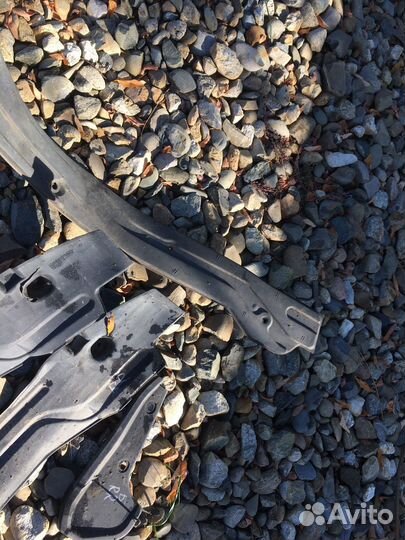 Брызговик подкрылок Toyota Noah 2002