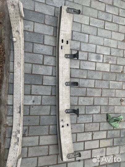 Усилитель бампера переднего Toyota LC Prato 150