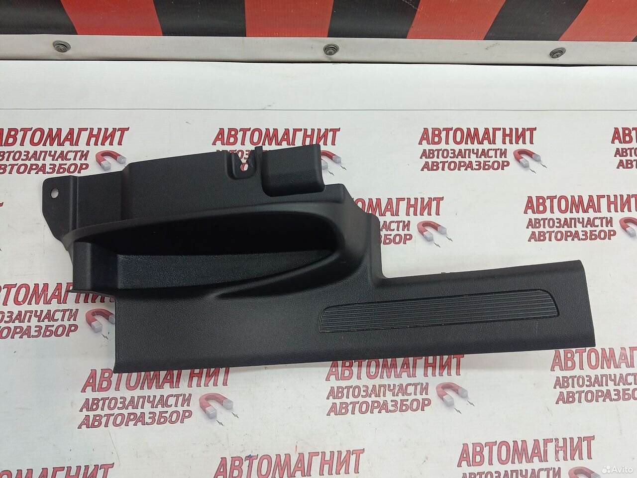 Накладка порога задняя правая Volkswagen Tiguan 2