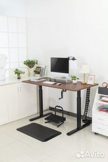 Стол регулируемый по высоте (механический)