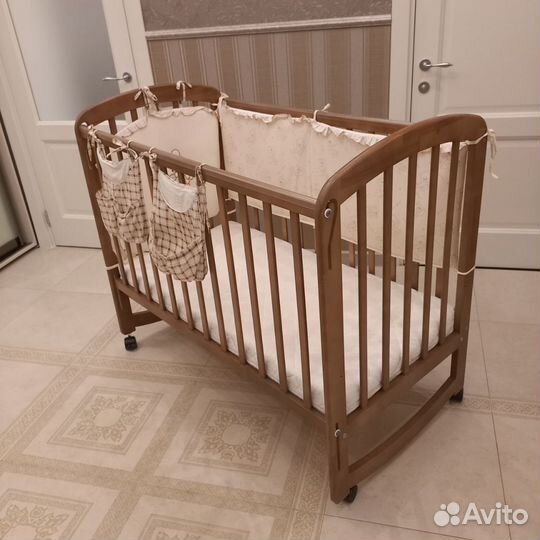 Детская кроватка