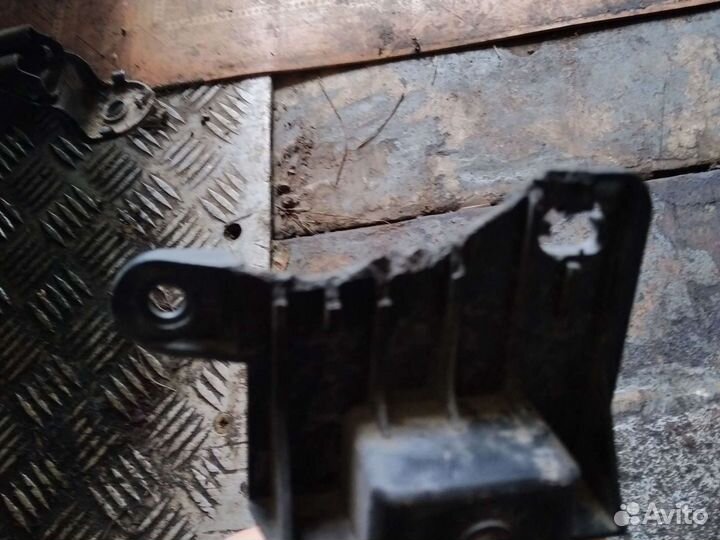 Реле вентилятора VW Polo