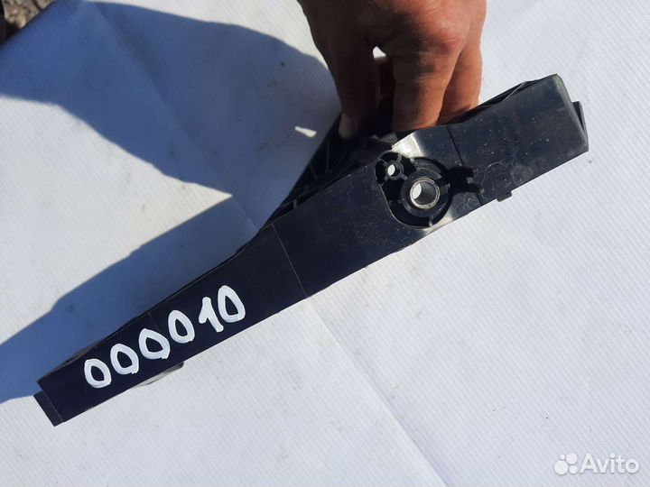 Кронштейн левой фары Audi A6 C7 Ауди А6 2012