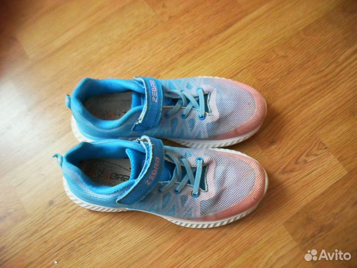 Кроссовки для девочки