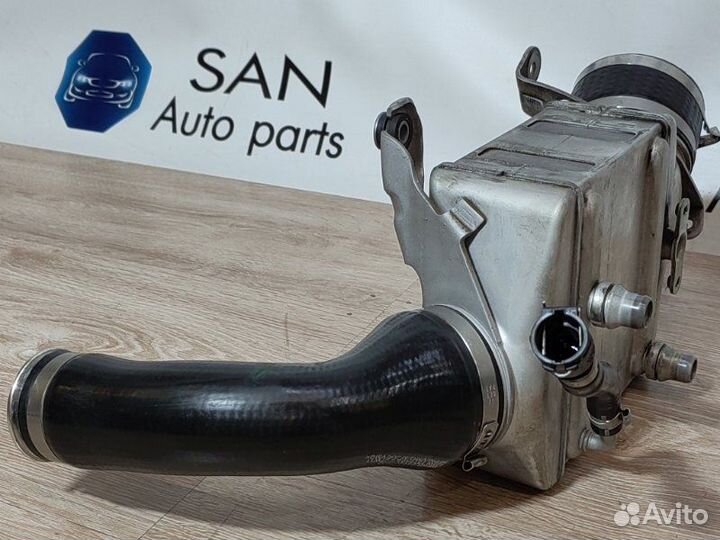 Интеркулер Bmw 5 F10 N63B44 2011