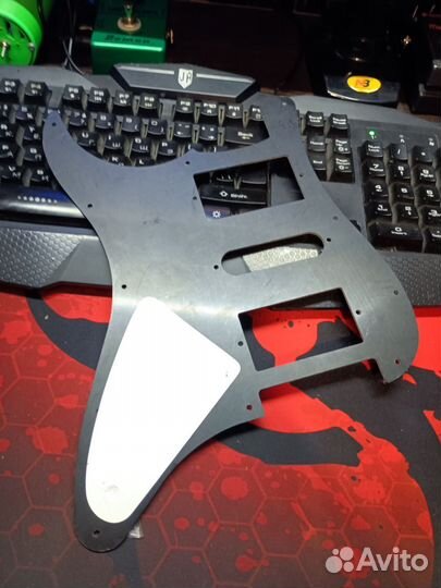 Пикгард fender stratocaster