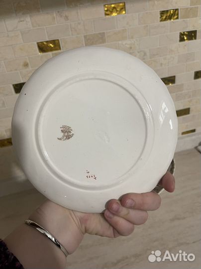 Конфетница с тарелками