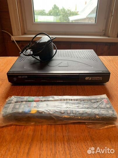 Антенна спутниковая и ресивер Триколор