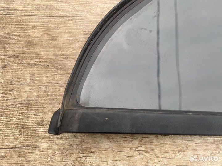 Форточка двери задняя правая Skoda Fabia 6Y AUA