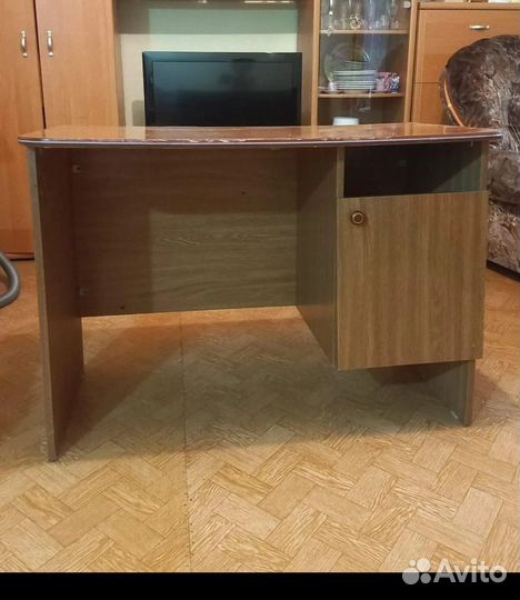 Письменный стол