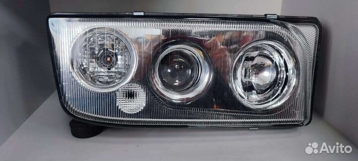 Фара передняя автобус Mercedes 350/403