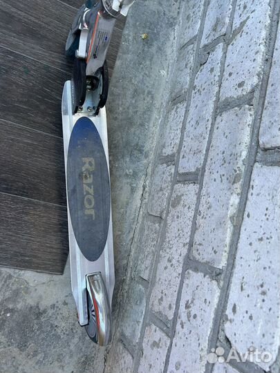 Трюковой самокат Razor
