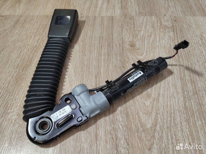 Замок ремня безопасности передний правый Bmw 5 F10