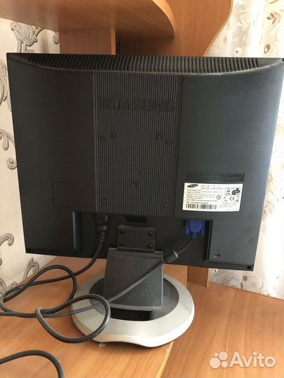 Монитор Samsung