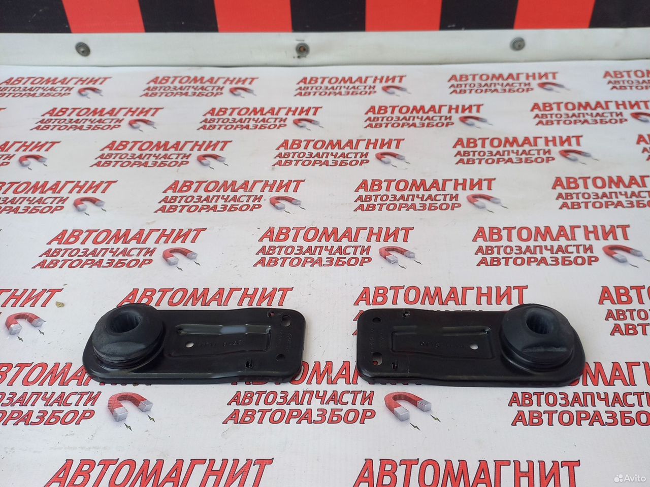 Кронштейн радиатора верхний Форд Мустанг 6 14-23