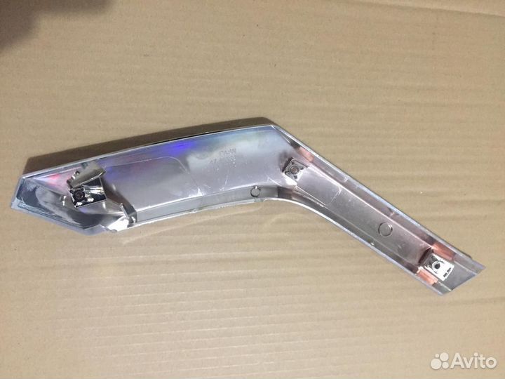 Молдинг бампера левый mitsubishi pajero 6407A153