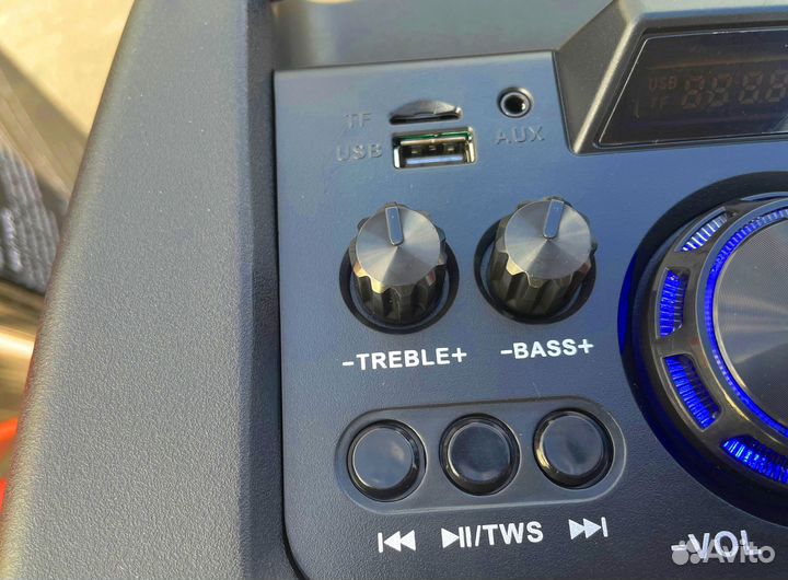 Колонка музыкальная с беспроводным микрофоном