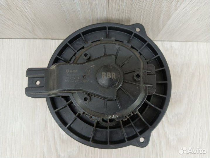 Моторчик печки Kia Rio