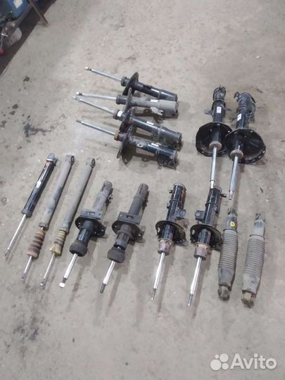 Амортизаторы на тайота Камри хундай мерседес Glk