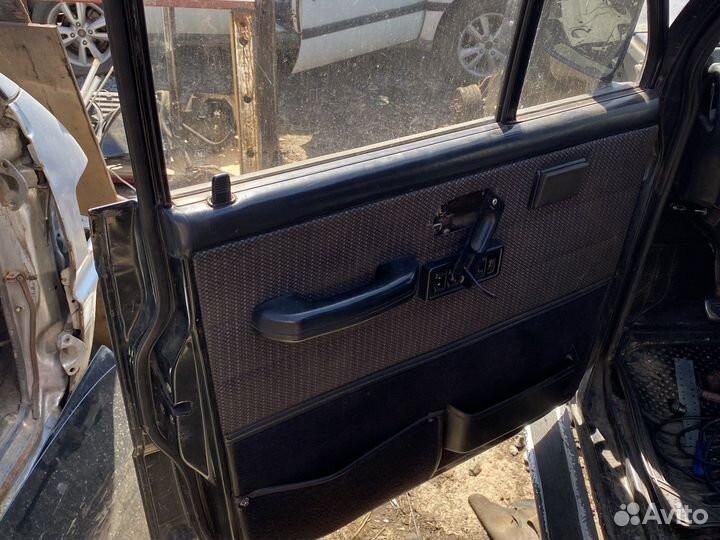 Дверь передняя левая Isuzu trooper 91г