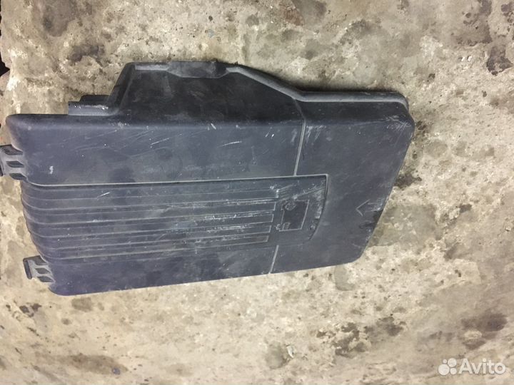 Крышка корпуса акб volkswagen passat B6
