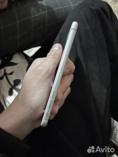 iPhone 8, 64 ГБ