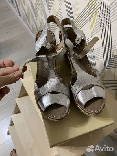 Эспадрильи на танкетке