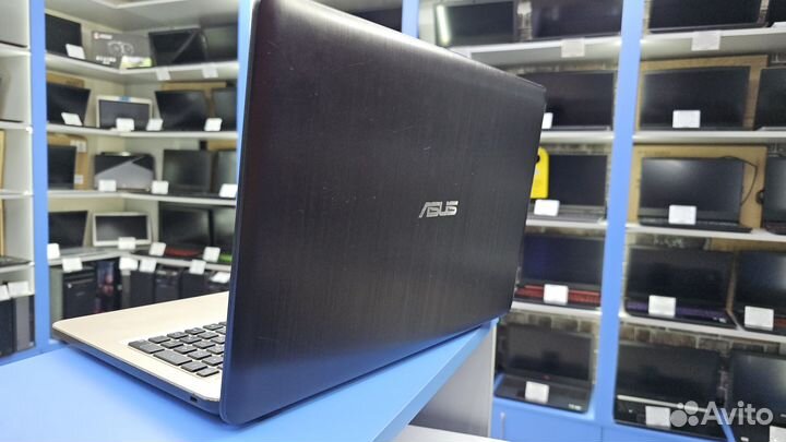 Ноутбук Asus i3-5005u 12gb 256gb NVidia 920M