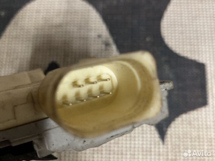 Замок двери задний правый VAG 3C4839016A