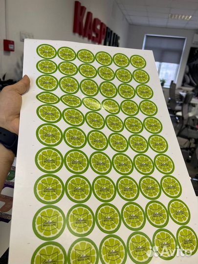 Печать стикеров и наклеек