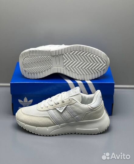 Кроссовки adidas женские