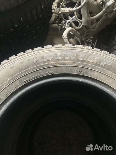 Dunlop SP Winter Ice 01 235/65 R17 108T