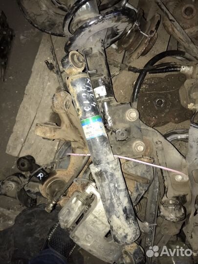 Задний амортизатор Тойота Раф4 2013-2019