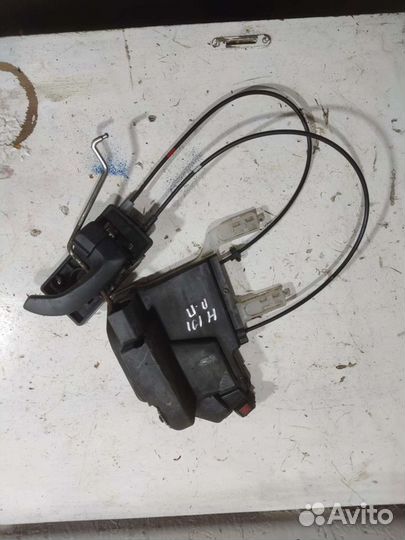 Замок двери передний Hyundai Tucson 1