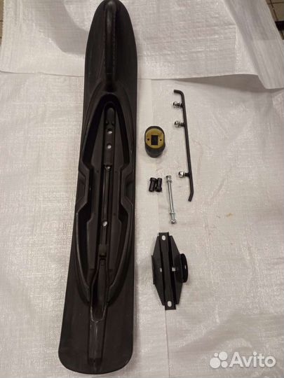 Лыжа пластик на снегоход Тайга и др. (в сборе)